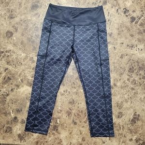 CVG Dragon Scale Capri Length Leggings, Size S
